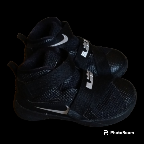 Nike Toddler Lebron James Soldier Sneakers - Picture 2 of 7